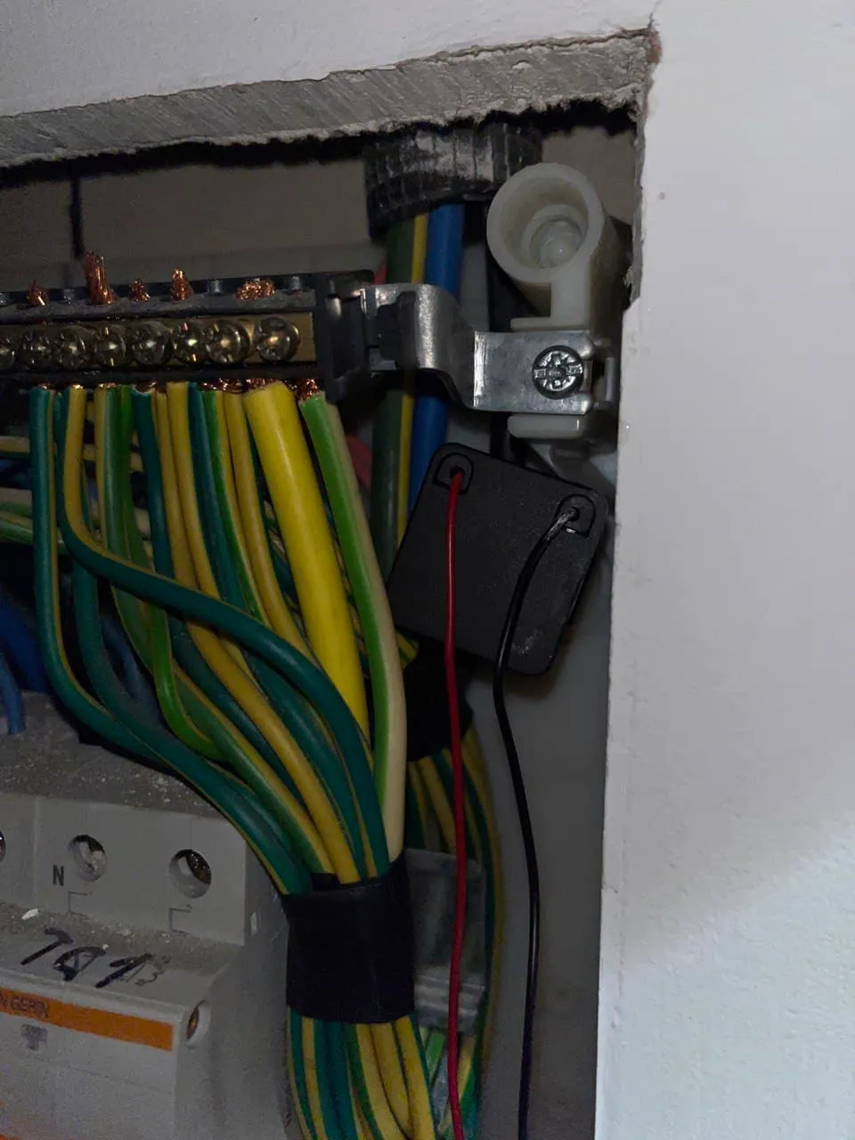 ct-clamp-installed